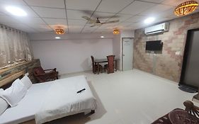 Agrawal Bhavan Budget Stay Only For Indians Couples Friendly